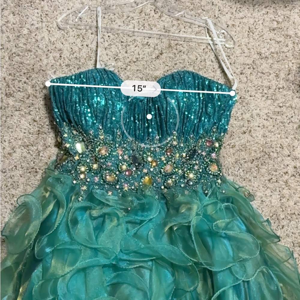 Medium Prom dress - Picture 4 of 4